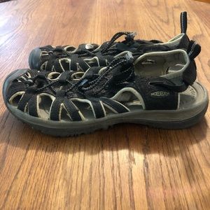 Keen ladies size 8 1/2 GUC